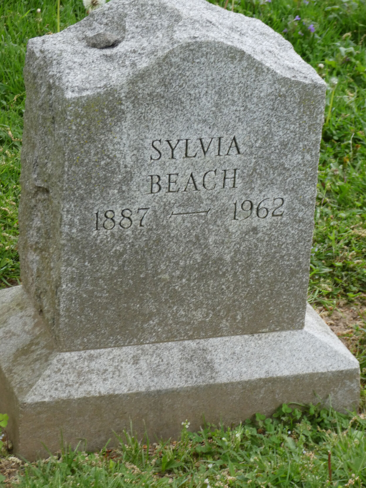 Grave.JPG